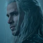 Evo našeg prvog zaviriti u Geralt Liam Hemsworth na setu u sezoni Witcher 5