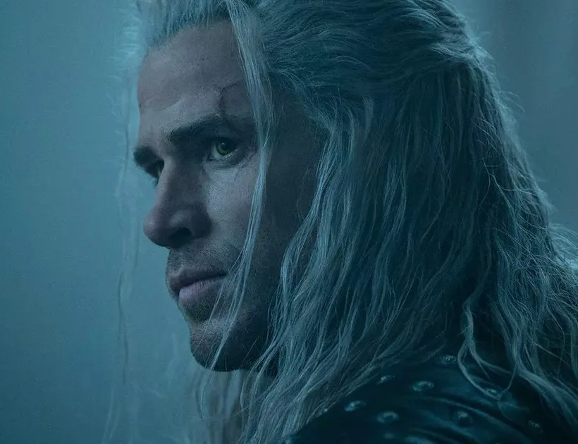 Evo našeg prvog zaviriti u Geralt Liam Hemsworth na setu u sezoni Witcher 5