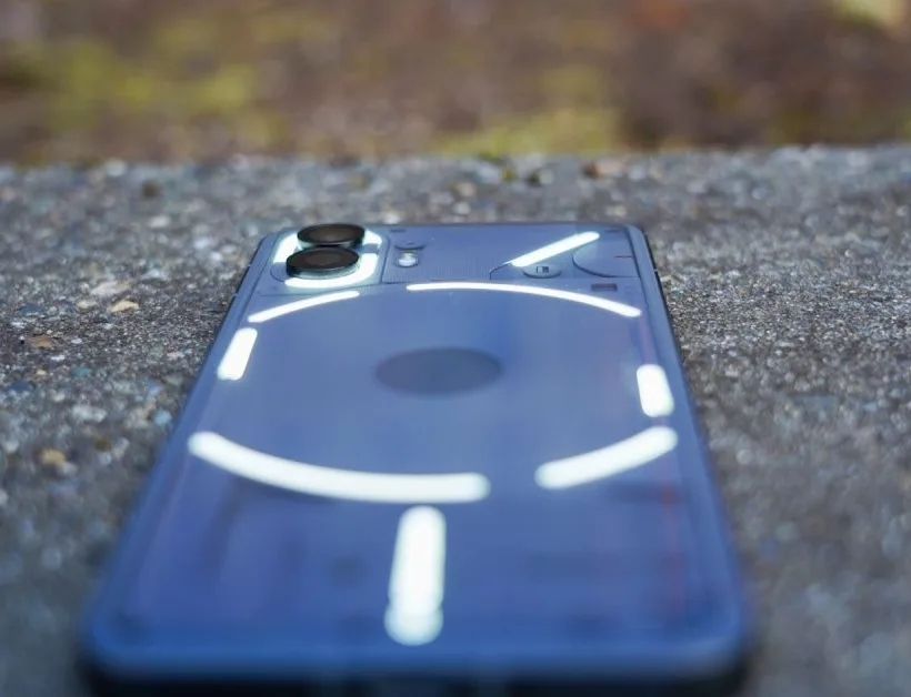 Evo NITHONE Phone 3 i njegovih novih Glyph Matrix svjetla