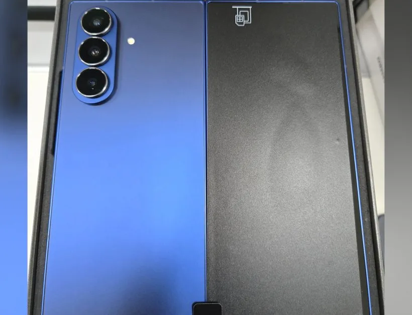 Galaxy z nabor 7 u plavoj potvrdi vruće