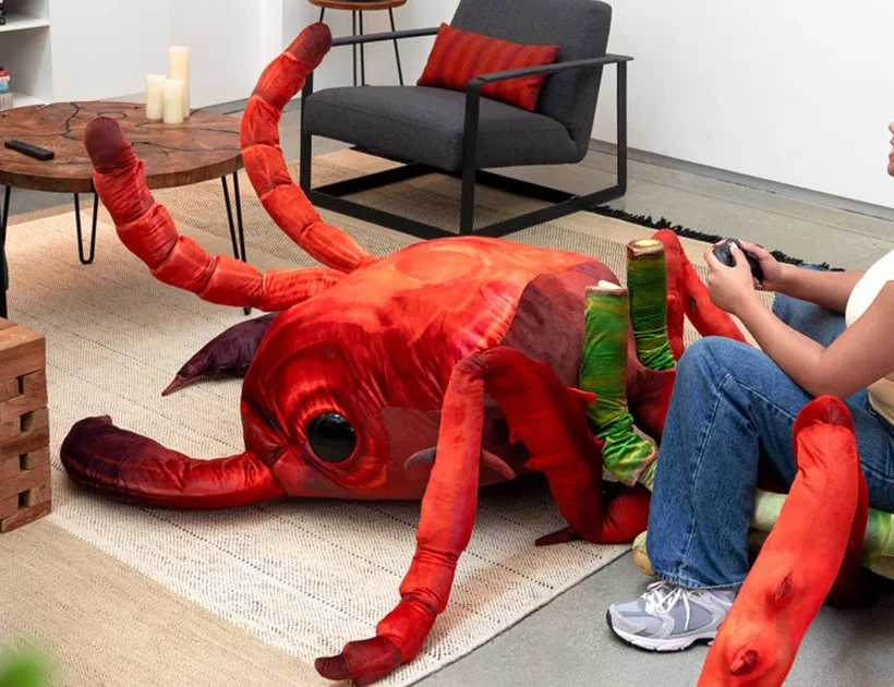 Prizemlje 2 slavi svoje izdanje s šansom da osvojite 10-metarski mrav Plushie koji možete upotrijebiti za uplašenje djeteta