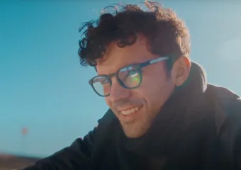 Da li biste igrali pokemonsku geoprostornu igru ​​s geoprostorom s pametnim naočalama i telefonom? Čini se da hideo Kojima misli da hoćeš