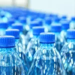 Ljudi koji svakodnevno piju flaširanu vodu unesu 90.000 mikroplastičnih čestica više svake godine